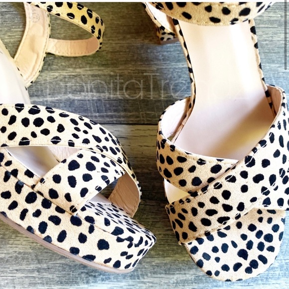 NIB! Cheetah Peep Toe Chunky Heel Retro - Picture 2 of 5
